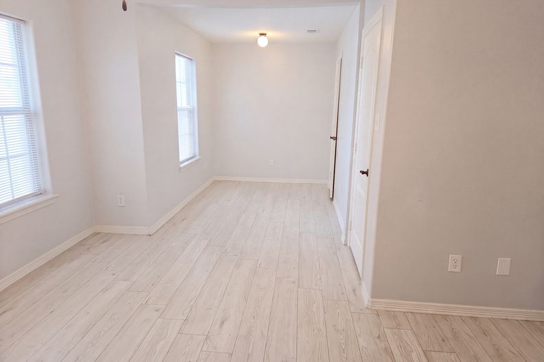 Photo 8 of 26 of 2116 S 6th St, McAllen, TX