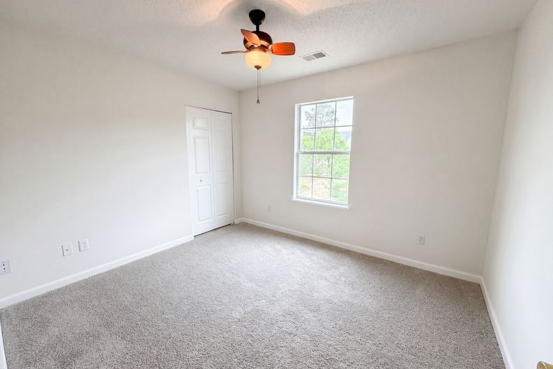 Photo 12 of 24 of 406 Fox Trot Dr, Columbia, SC