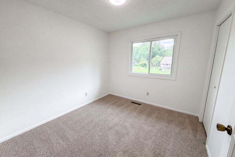 Photo 13 of 24 of 11878 100th Pl N, Maple Grove, MN