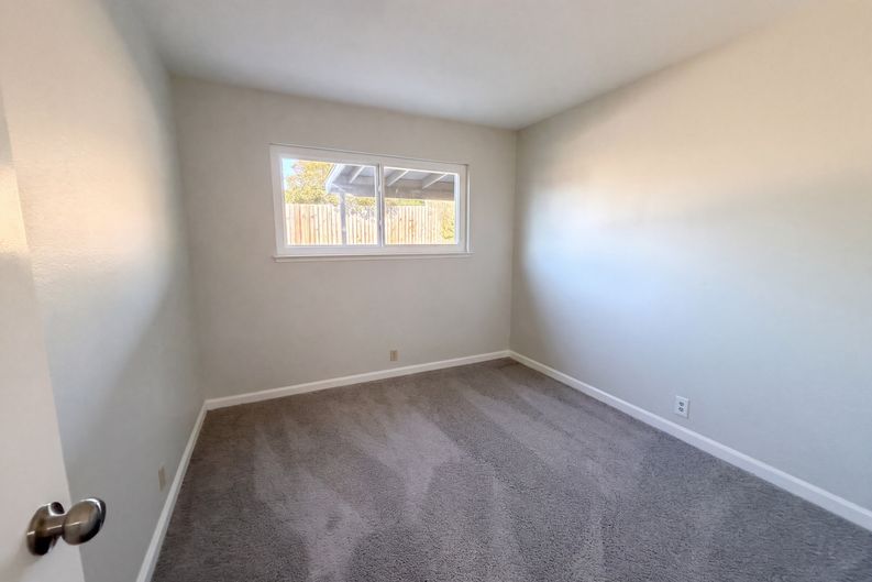 Photo 4 of 25 of 3525 Astral Dr, Sacramento, CA