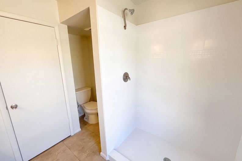 Photo 15 of 32 of 4038 W Mercer Ln, Phoenix, AZ