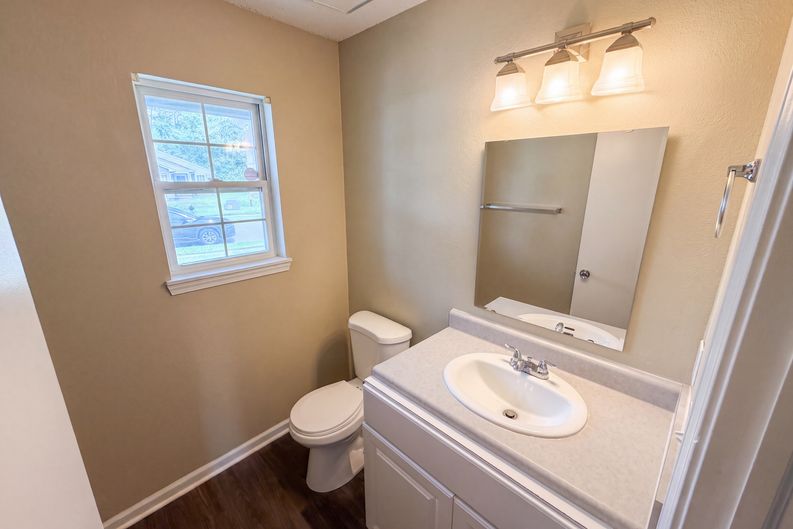 Photo 16 of 35 of 11307 Narrowleaf Dr, Indianapolis, IN
