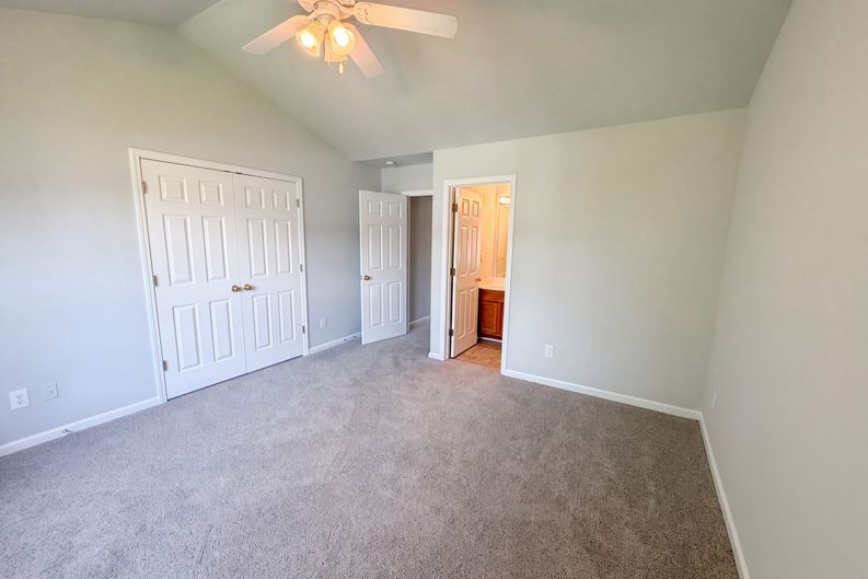 Photo 4 of 45 of 615 Graythorn Ln, Greenville, SC