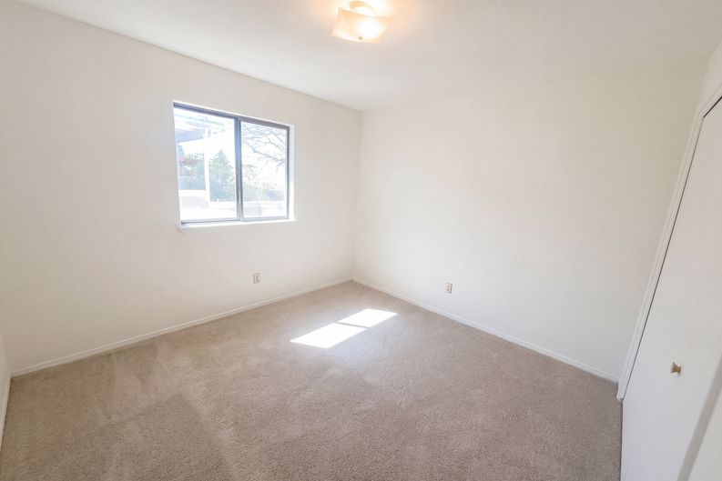 Photo 11 of 17 of 1229 Kirby St NE, Albuquerque, NM