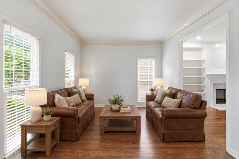 Photo 10 of 47 of 11715 Dunhill Place Dr, Johns Creek, GA