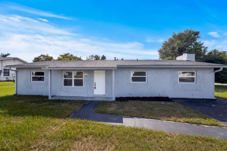 Photo 18 of 19 of 2096 W Atmore Cir, Deltona, FL