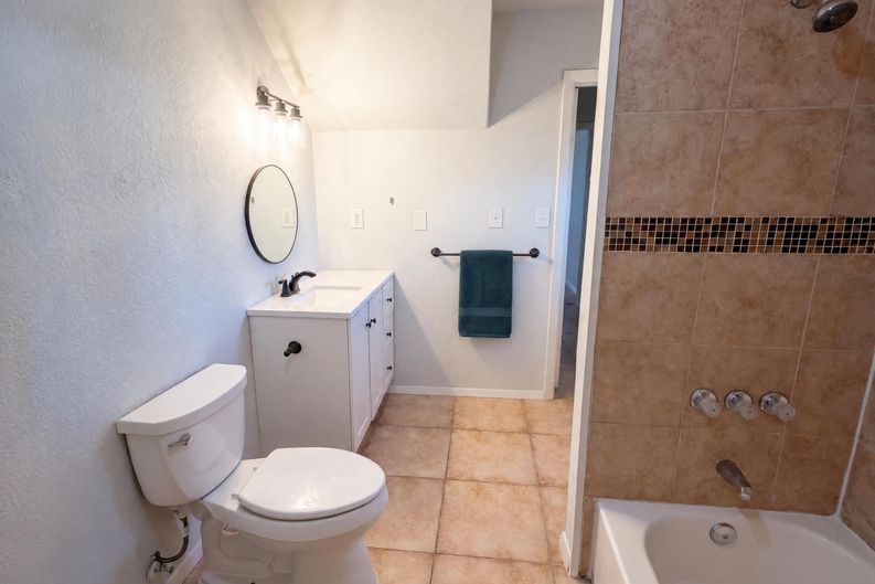 Photo 10 of 17 of 4526 S Horseshoe Trl, The Colony, TX