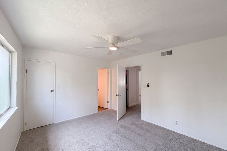 Photo 22 of 41 of 7007 Ursa Pkwy, Sacramento, CA