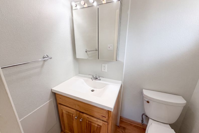 Photo 18 of 29 of 3352 W Aksarben Ave, Littleton, CO