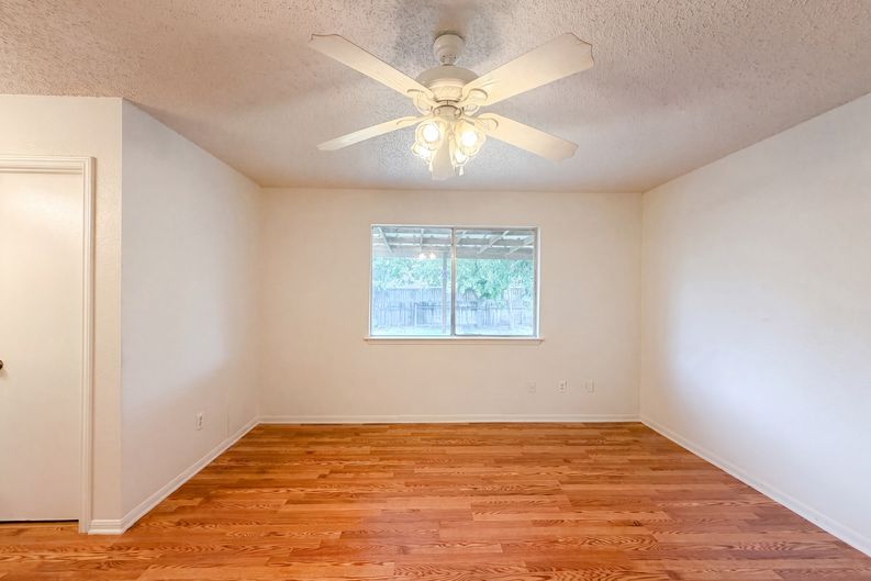 Photo 8 of 16 of 1803 Frontier Trl, Round Rock, TX