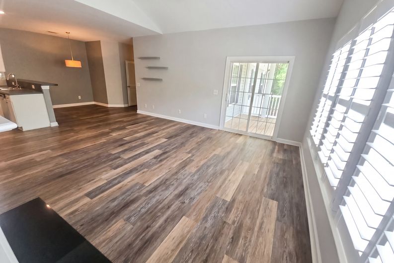 Photo 6 of 17 of 906 W Marymont Ln, Charleston, SC