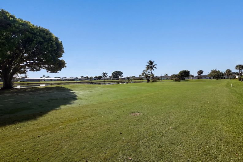 Photo 21 of 23 of 400 SW Golfview Ter, Boynton Beach, FL