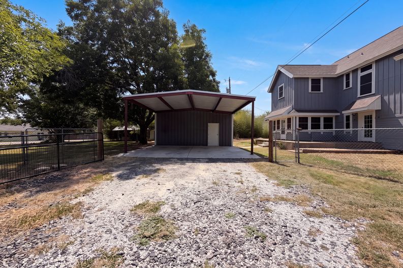 Photo 17 of 20 of 2603 Pecan Valley Dr, Granbury, TX