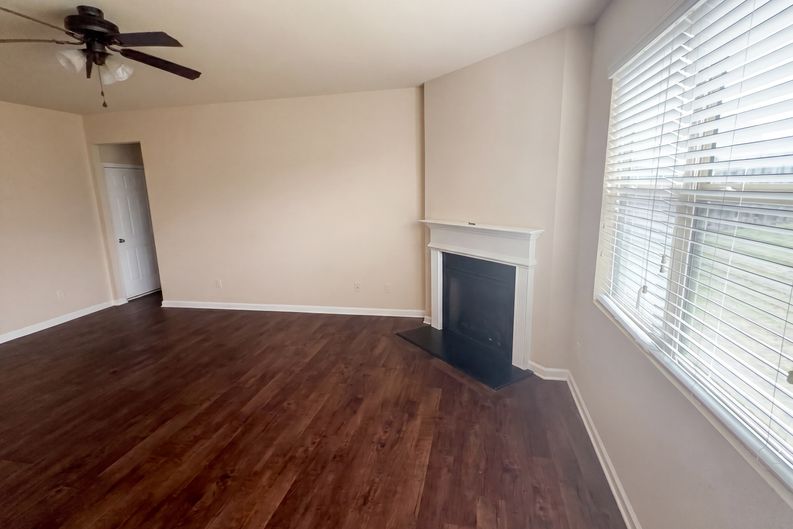 Photo 9 of 39 of 8496 Glenview St, Douglasville, GA