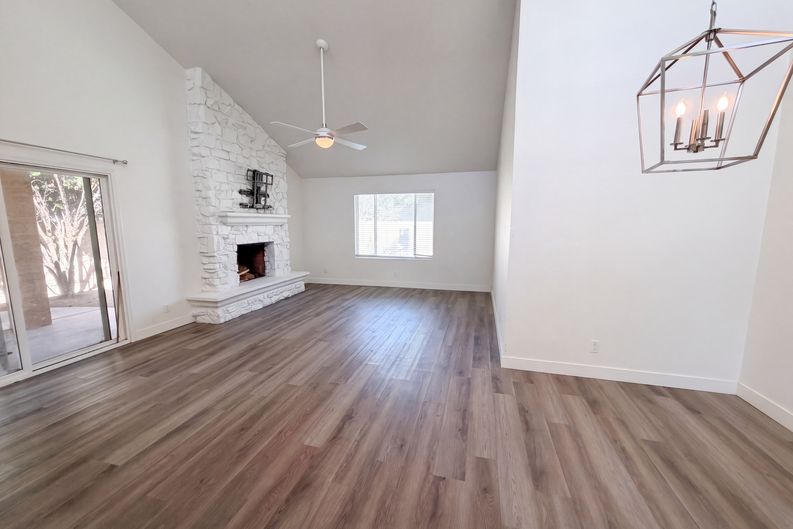 Photo 3 of 40 of 200 E Barbarita Ave, Gilbert, AZ