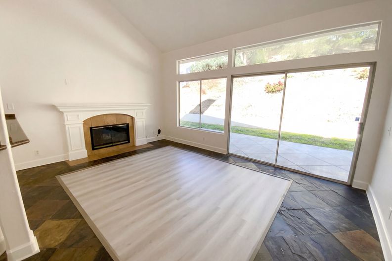Photo 8 of 26 of 3303 Deaver Dr, Corona, CA