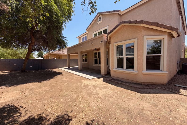 Photo 5 of 46 of 4118 W Saint Anne Ave, Phoenix, AZ