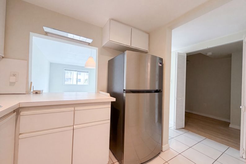 Photo 13 of 17 of 200 Galen Dr, Key Biscayne, FL