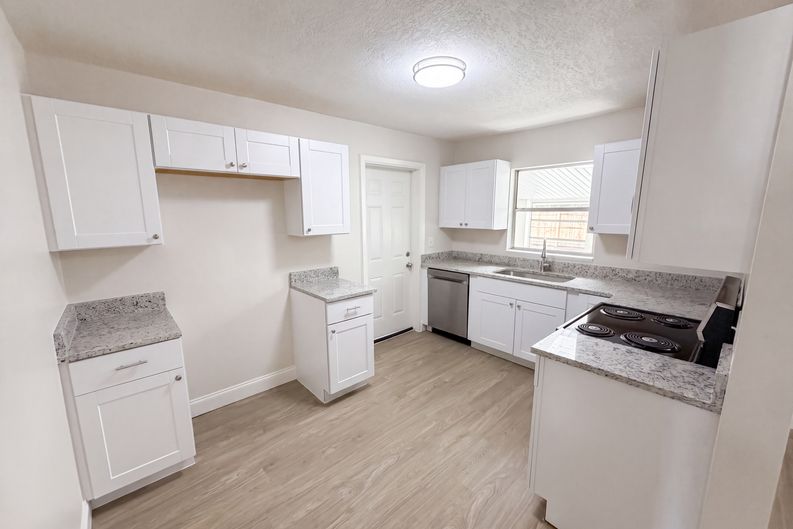 Photo 7 of 23 of 585 Hewett Dr, Orlando, FL