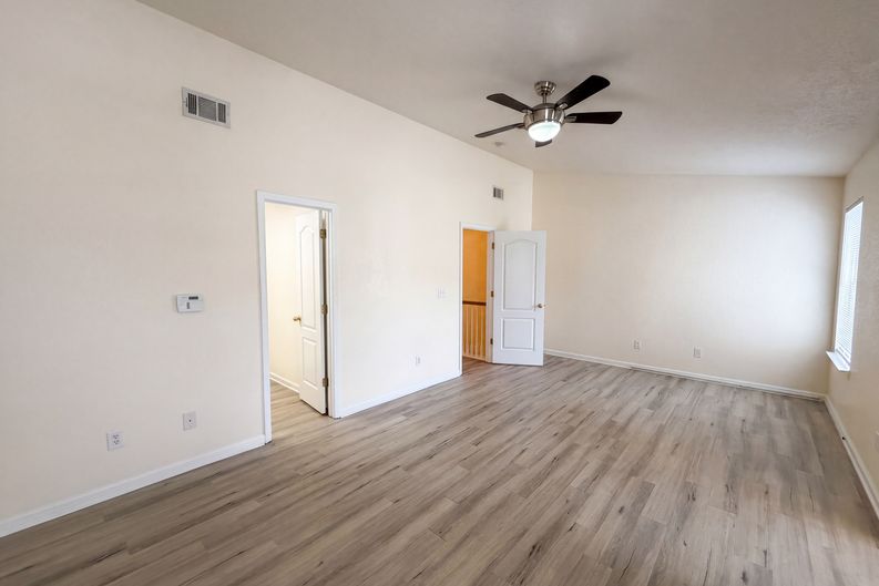 Photo 9 of 18 of 5080 Windsor Forrest Ln, Atlanta, GA
