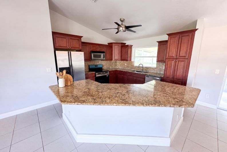 Photo 8 of 22 of 2397 SW Lejune St, Port Saint Lucie, FL