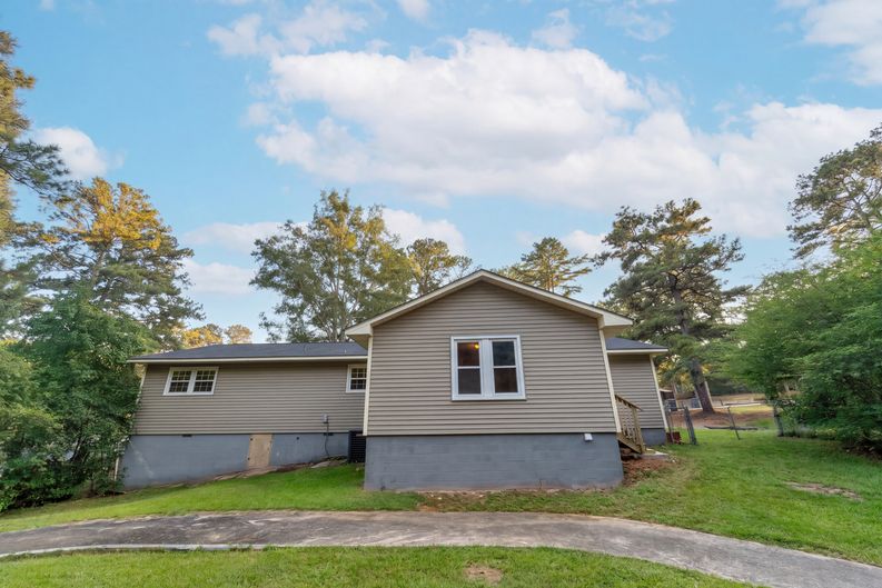 Photo 5 of 15 of 104 Hearthstone Dr, Lagrange, GA