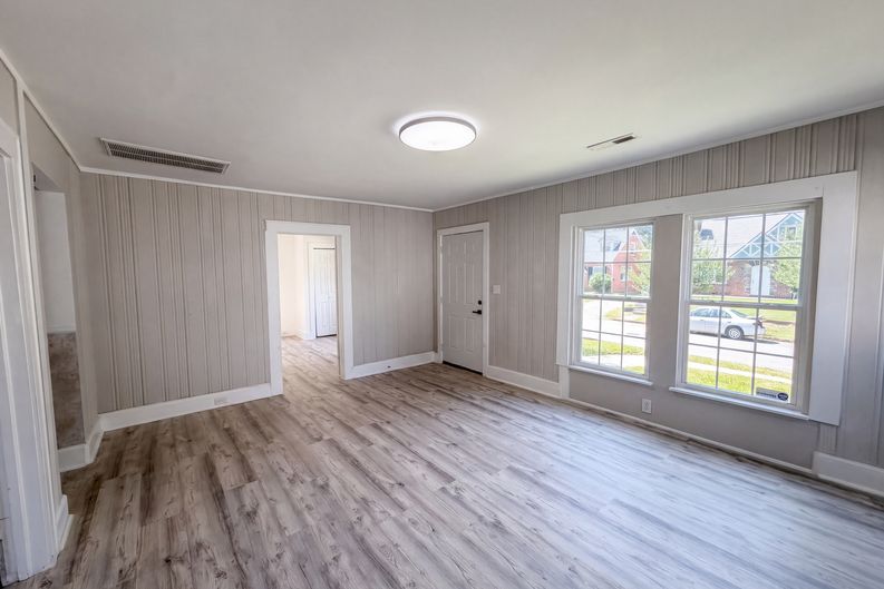 Photo 7 of 16 of 510 N Maple St, Durham, NC
