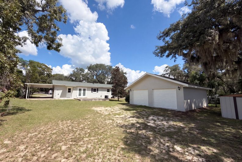 Photo 22 of 24 of 4536 Eagles Nest Rd, Fruitland Park, FL