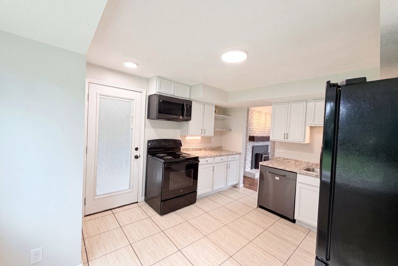 Photo 9 of 21 of 4481 Forest Trl, Cincinnati, OH