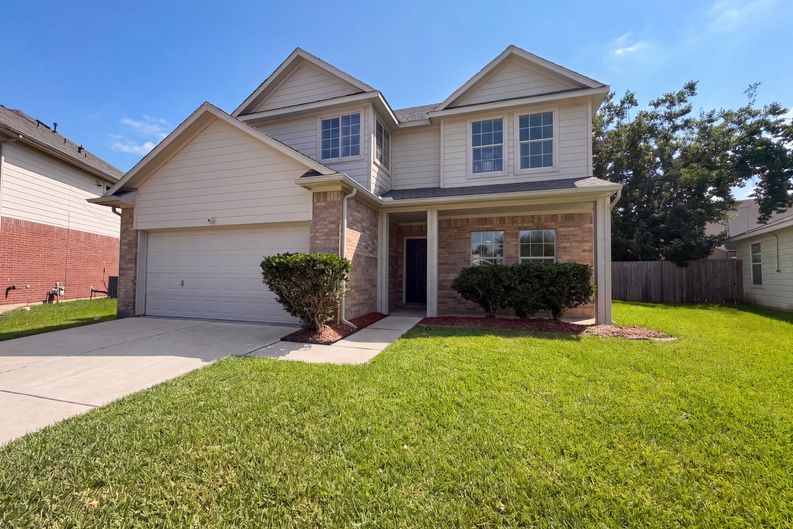 Photo 17 of 21 of 3911 Teal Vista Ct, Fresno, TX