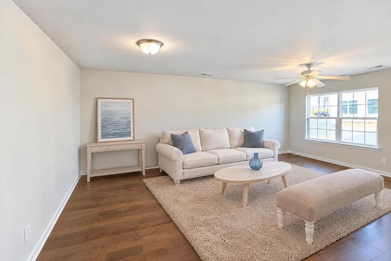 Photo 3 of 25 of 104 Langhorne Dr, Mount Holly, NC
