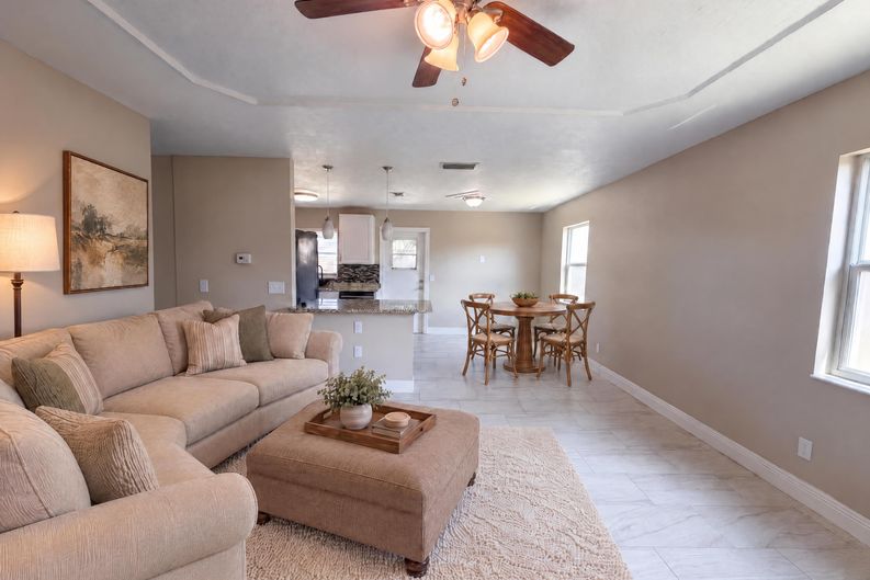 Photo 7 of 16 of 121 Inwood Cir, Brandon, FL