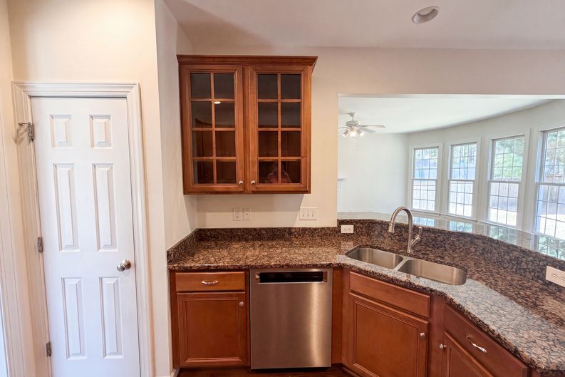 Photo 9 of 26 of 6312 Ridgemount St, Wake Forest, NC