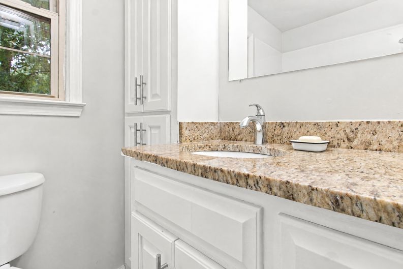 Photo 9 of 18 of 5991 Acton Rd, Dalzell, SC