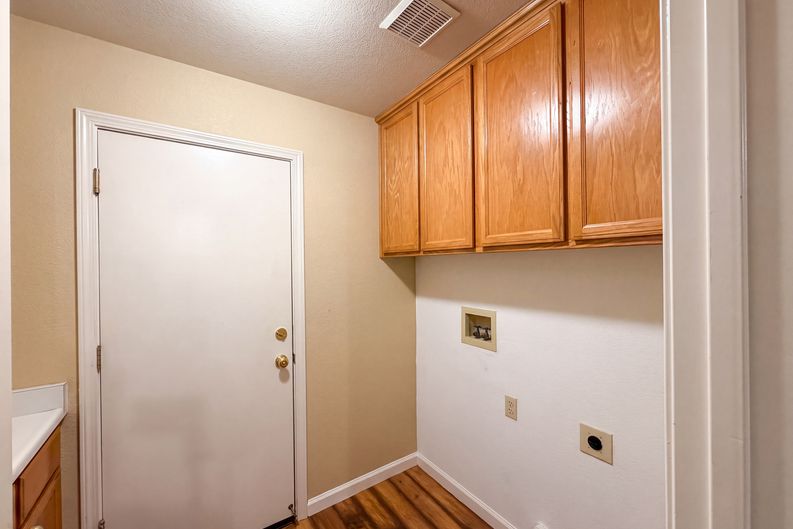 Photo 24 of 44 of 5344 Swindon Rd, Rocklin, CA