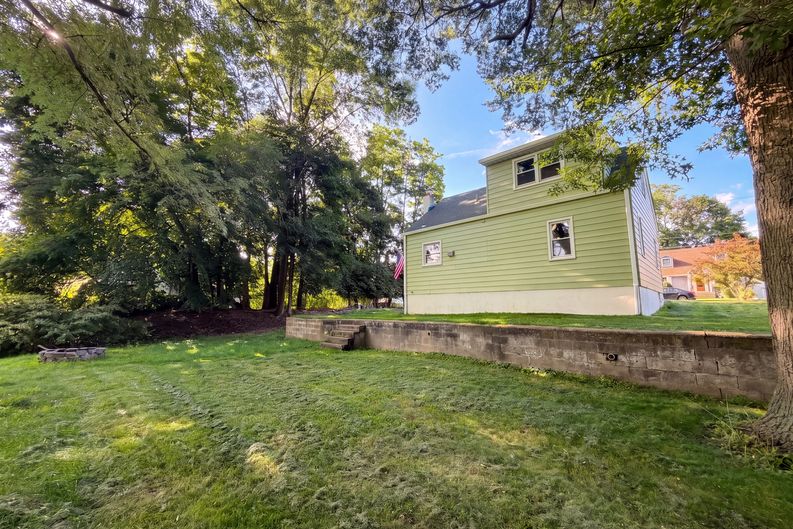 Photo 22 of 27 of 128 Catherine Ave, Mahwah, NJ