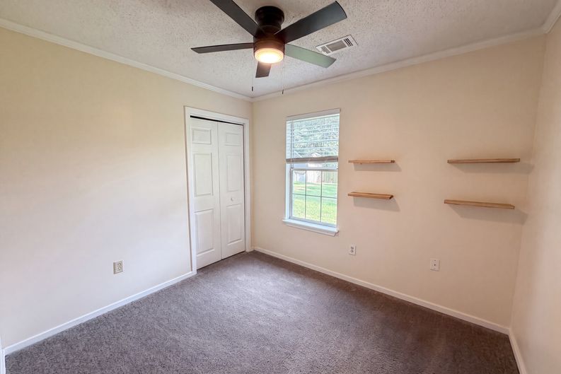 Photo 12 of 18 of 218 Persimmon Cir, Goose Creek, SC