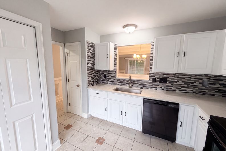 Photo 14 of 17 of 5400 Tanglewood Pine Ln, Raleigh, NC