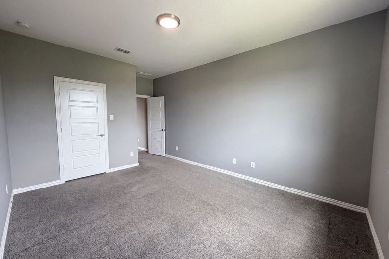Photo 20 of 42 of 7221 Durand Dr, Irving, TX
