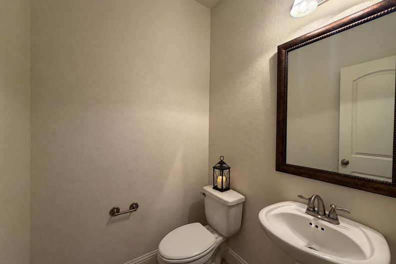 Photo 19 of 43 of 4409 Elmgreen Dr, Roanoke, TX