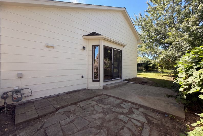 Photo 21 of 29 of 7537 Fairfield Rd, Brooklyn Park, MN