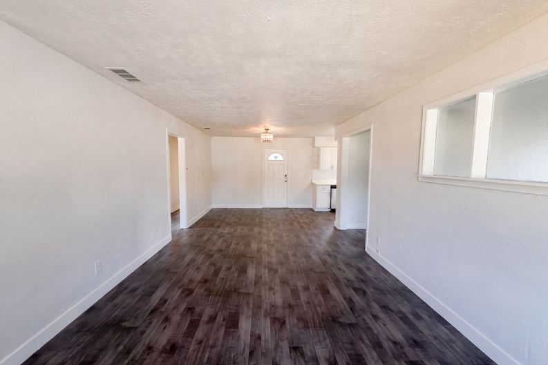 Photo 12 of 23 of 8540 Foxwood Ln, Dallas, TX