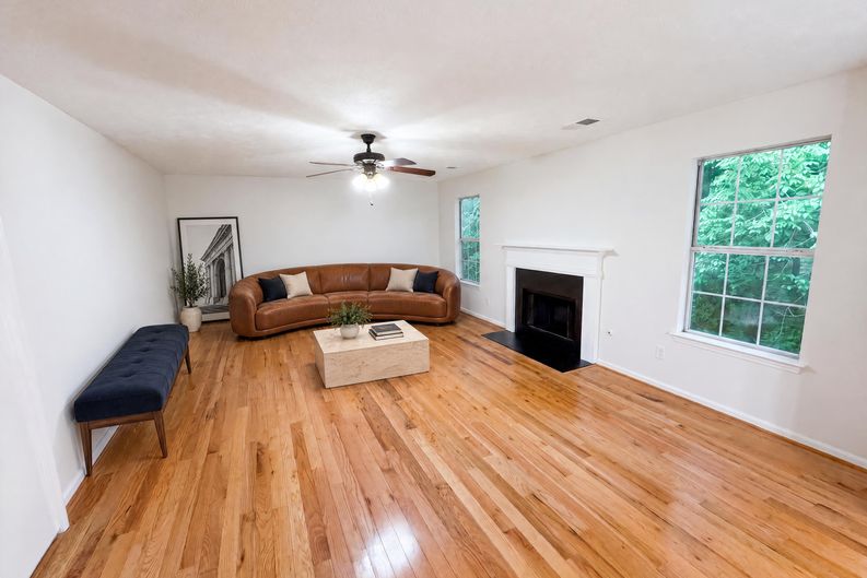 Photo 8 of 50 of 1800 Ivy Stone Ct, Buford, GA