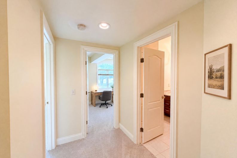 Photo 16 of 38 of 7087 Bridgetown Rd, Cincinnati, OH