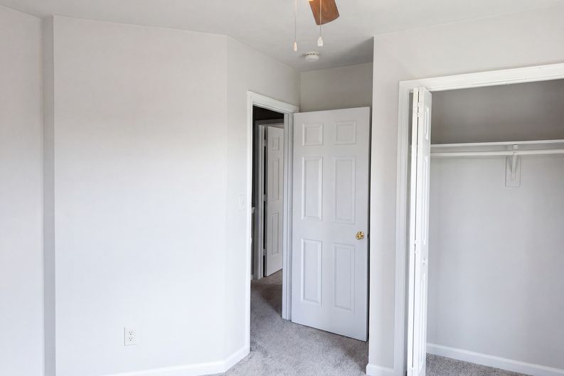 Photo 10 of 25 of 625 E Princess Anne Rd, Norfolk, VA