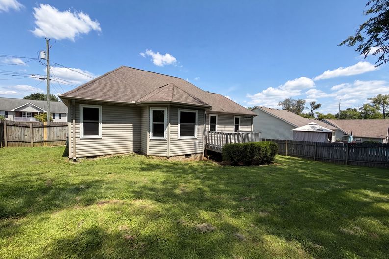 Photo 16 of 18 of 832 Stone Hedge Ct, Old Hickory, TN