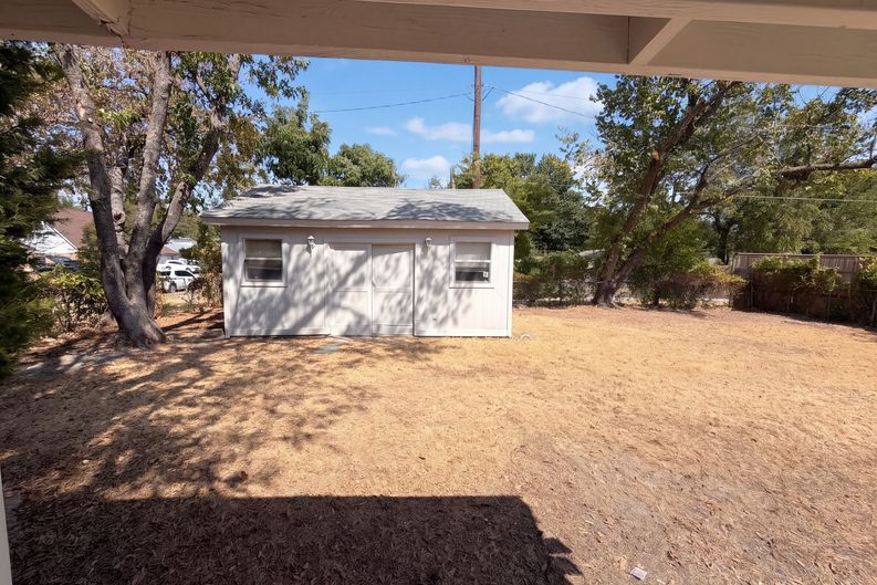 Photo 16 of 19 of 2331 Royal Dr, Garland, TX