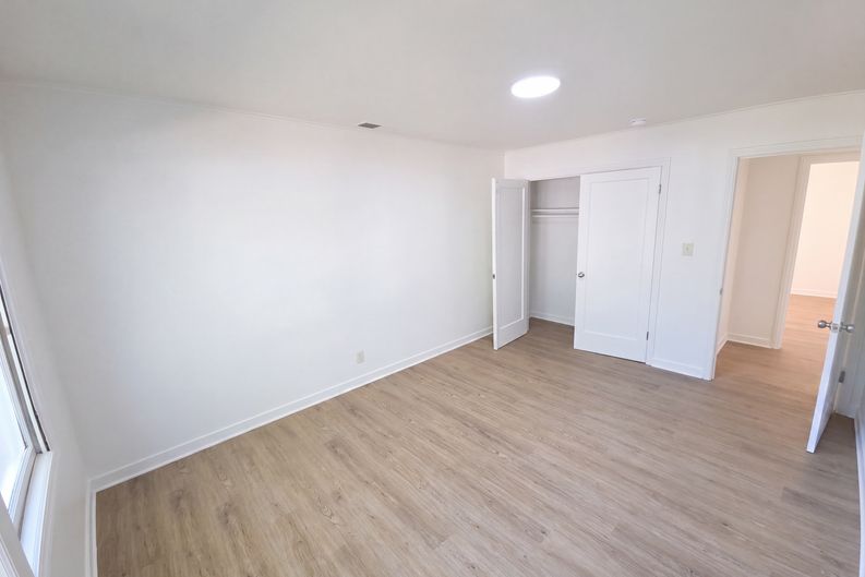 Photo 3 of 29 of 2580 Verna Way, Sacramento, CA