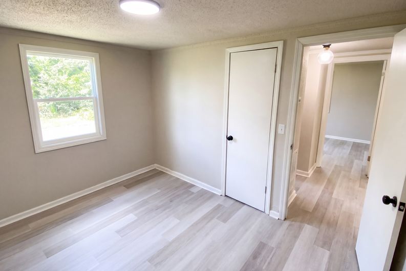 Photo 16 of 32 of 630 S Lee St, Batesburg, SC