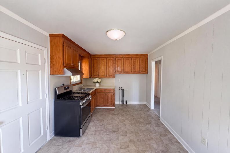 Photo 6 of 24 of 264 Crowell Dr SW, Concord, NC